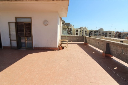 Foto Appartamento in VIA TERMINI, Lentini di 140 m² con 6 locali in vendita