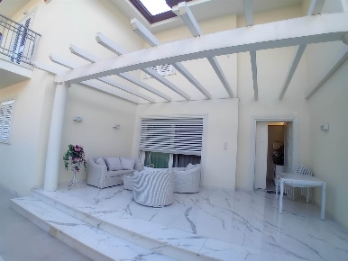 Foto Villa unifamiliare a Pietrasanta di 140 m² con 5 locali in vendita