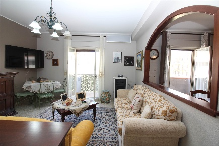 Foto Appartamento in VIA F. MARINO, Lentini di 100 m² con 4 locali