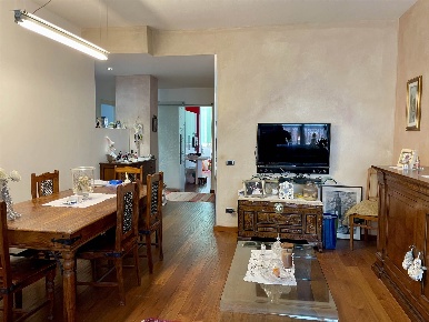 Foto Appartamento a Follonica Centro di 101 m² con 4 locali in vendita