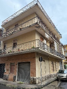 Foto Appartamento in VIA CICERONE, Lentini di 118 m² con 6 locali