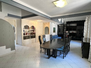 Foto Appartamento a Follonica Centro di 157 m² con 9 locali in vendita