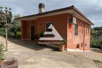 Foto Villa in via Mecenate 4, Genzano di Roma in vendita
