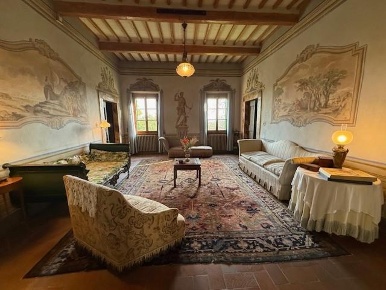 Foto Villa unifamiliare a Fucecchio Torre di 300 m² con 10 locali
