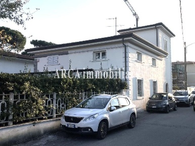 Foto Villa bifamiliare a Pietrasanta di 143 m² con 2 locali in vendita