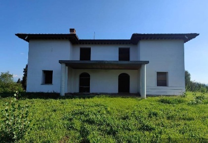 Foto Villa unifamiliare a Fucecchio Centro di 996 m² con 6 locali
