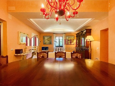 Foto Appartamento a Pietrasanta di 80 m² con 5 locali in vendita