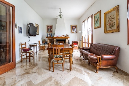 Foto Villa unifamiliare a Fucecchio Centro di 230 m² con 8 locali