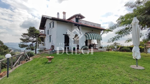 Foto Villa unifamiliare a Massarosa Bargecchia, Corsanico di 250 m²