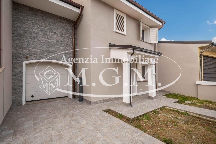 Foto Villa a schiera a Fucecchio Centro di 122 m² con 5 locali in vendita