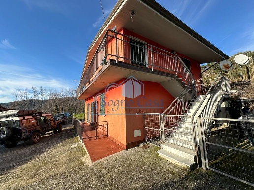 casa indipendente in vendita a Sarzana in zona Falcinello