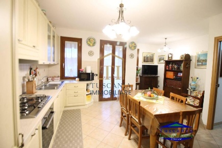 Foto Appartamento a Colle di Val d'Elsa Abbadia, Campolungo di 75 m²