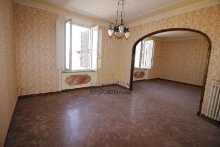 Foto Appartamento a Colle di Val d'Elsa Colle Bassa, Via Gramsci di 220 m²