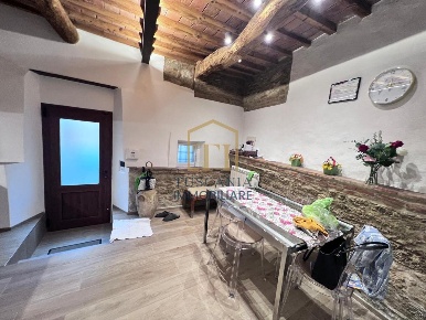 Foto Appartamento a Colle di Val d'Elsa Colle Bassa, Via Gramsci di 90 m²