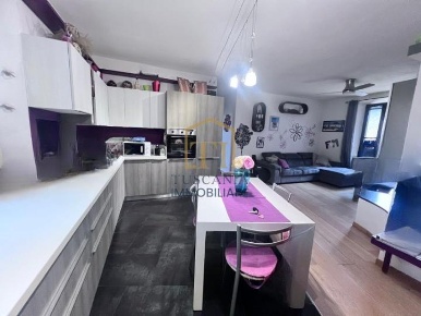 Foto Appartamento a Colle di Val d'Elsa Colle Bassa, Via Gramsci di 90 m²