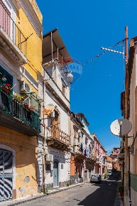 Foto Appartamento in Via Gismondo, Catania Palestro di 90 m² con 3 locali