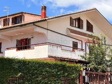 Foto Villa unifamiliare in Via Antonio Bianchi 23, Avezzano Centro