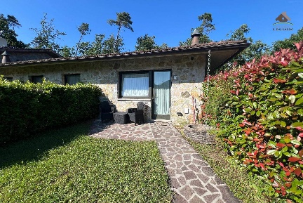 Foto Villa a schiera in via delle gavine 1545 1545, Lucca di 45 m²