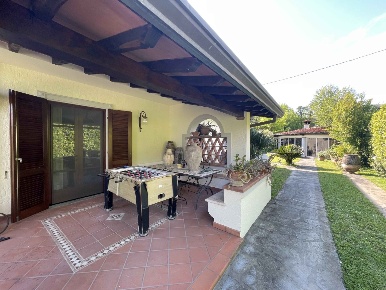 Foto Villa unifamiliare in Via Barcaio 98, Pietrasanta di 145 m² in vendita