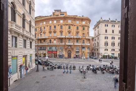 Foto Appartamento in Arenula, Roma Largo Argentina di 96 m² con 4 locali