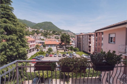 Foto Appartamento in Via Polano, Como Tavernola di 82 m² con 2 locali