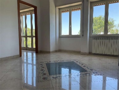 Foto Appartamento a Roma di 100 m² con 4 locali in vendita