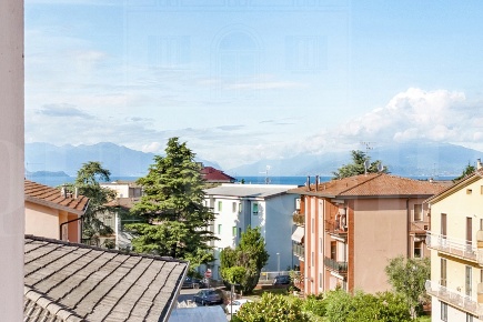 Foto Appartamento in Via a. Bertanza 16, Desenzano del Garda di 100 m²