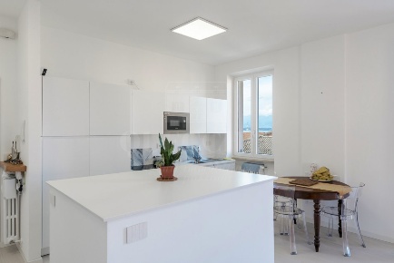 Foto Appartamento in Via a. Bertanza 16, Desenzano del Garda di 100 m²