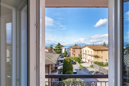 Foto Appartamento in Via a. Bertanza 16, Desenzano del Garda di 100 m²