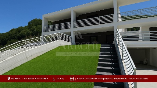 Foto Villa a schiera in Via Sant'Eustachio  90, Salerno di 120 m²