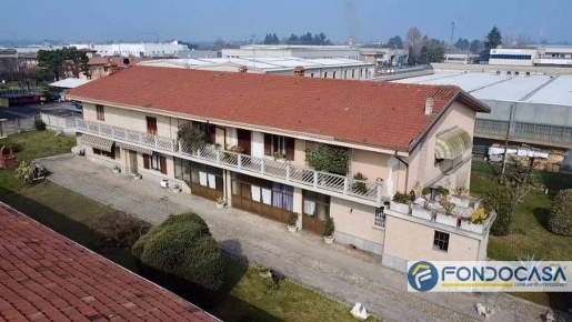 Foto Villa bifamiliare a Palazzolo sull'Oglio Centro di 315 m² in vendita