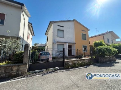 Foto Villa bifamiliare a Palazzolo sull'Oglio Centro di 140 m² con 5 locali