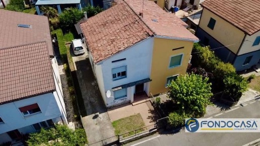 Foto Villa bifamiliare a Palazzolo sull'Oglio Centro di 140 m² con 5 locali