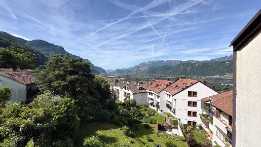 Foto Appartamento in via Kan. Michael Gamper, Laives Pineta di 105 m²