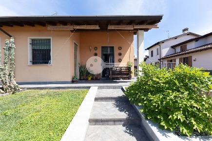Foto Villa in Via Mincio, Ghedi in vendita