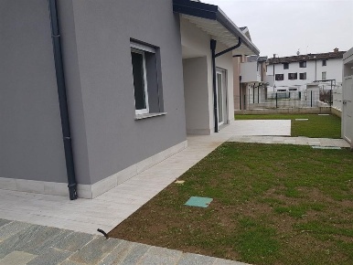 Foto Villa unifamiliare in via montalcino, Cassano d'Adda Centro di 149 m²