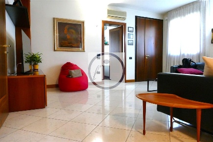 Foto Villa unifamiliare a Abano Terme Monteortone di 209 m² con 7 locali