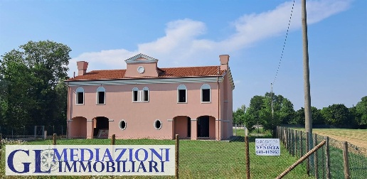 Foto Villa bifamiliare a Scorzè di 130 m² con 4 locali in vendita