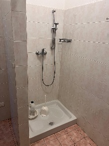 Foto Casa indipendente a Agliana Centro di 200 m² con 9 locali in vendita