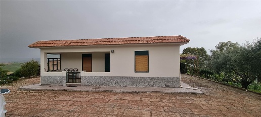 Foto Villa unifamiliare a Caltanissetta di 90 m² con 3 locali in vendita