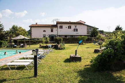 Foto Villa unifamiliare a Lastra a Signa con 25 locali in vendita