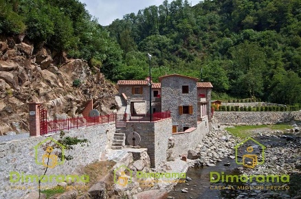 Foto Appartamento in STRADA PROVINCIALE VAL DI FORFORA, Pescia di 500 m²