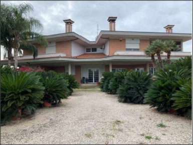 Foto Appartamento in SS 148 Km 85.470, Sabaudia di 395 m² con 8 locali