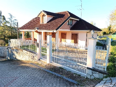 Foto Villa unifamiliare in STRADA CITERNA 94, Valenza di 245 m² in vendita