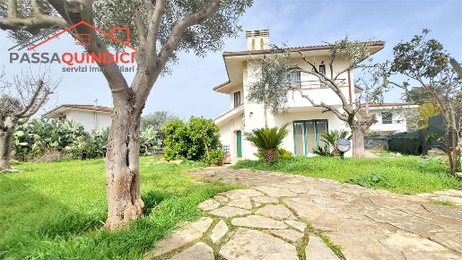 Foto Villa in Via Carlo Barabino 11, Casamassima in vendita