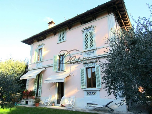 casa indipendente in vendita a Pescia in zona Collodi