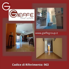 Foto Appartamento a Gioia Tauro di 130 m² con 4 locali in vendita