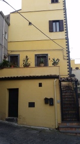 Foto Appartamento in Via Sac. V. Portaro n. 2, Bronte di 126 m² in vendita