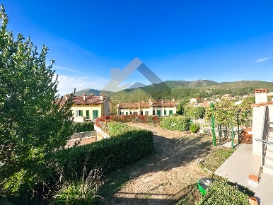 Foto Appartamento in via poggio del tesoro, Calenzano di 90 m² con 3 locali