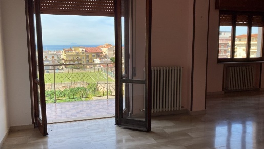 Foto Appartamento in Via S. Pugliese, Gioia Tauro di 166 m² in vendita